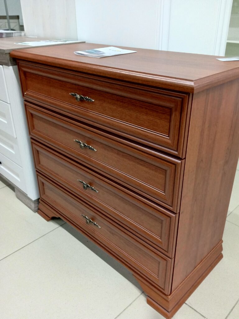 Комод Kentaki com 4s