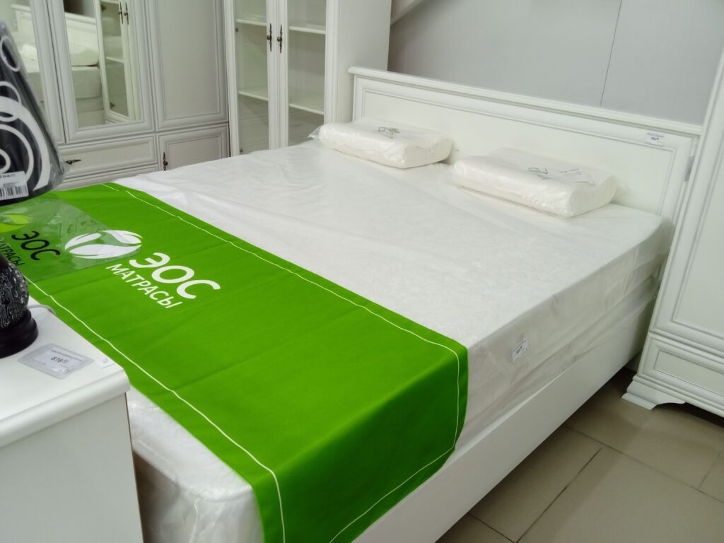 Кровать из набора спальни Kentaki