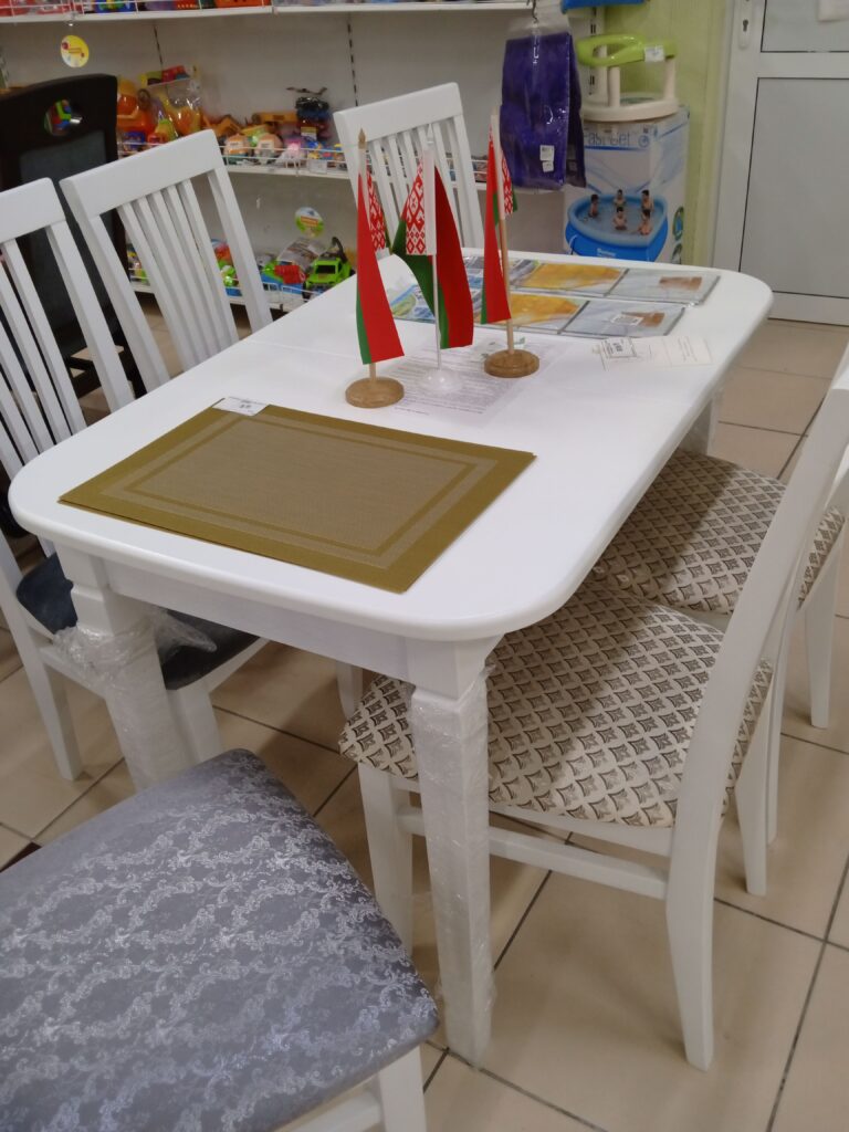 Стол (отделка эмаль)