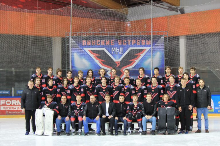 Хоккей: «Пинские ястребы» продолжают домашнюю серию