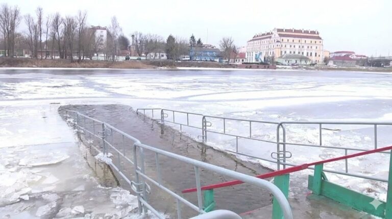 Крещенские купания на Пине